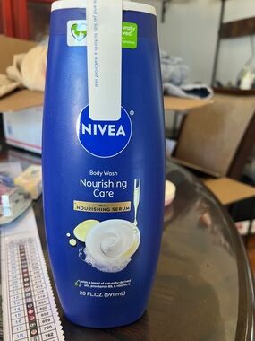 NIVEA Nourishing Care Body Wash